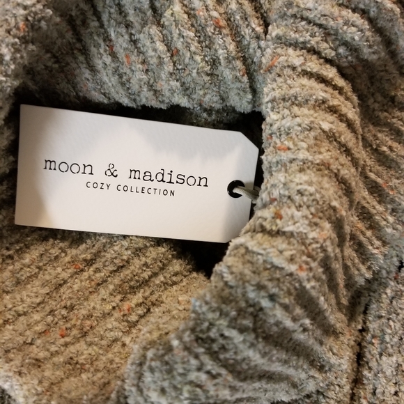 Moon & Madison Cozy Collection Sweater Size: S/M..Cowl Neck... Sage... 🆕 NEW - Picture 8 of 16